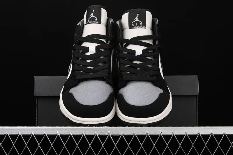 All Categories Air Jordan Jordan Series Basketball Shoes Air Jordan 1 Mid Air Jordan 1 Mid AJ1 Joe 1 Silk Earl Embroidery Thread Hook Mid-top Basketball Shoes 852542-011